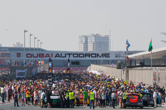 Start Grid Hankook 24H DUBAI 2016 racexpress